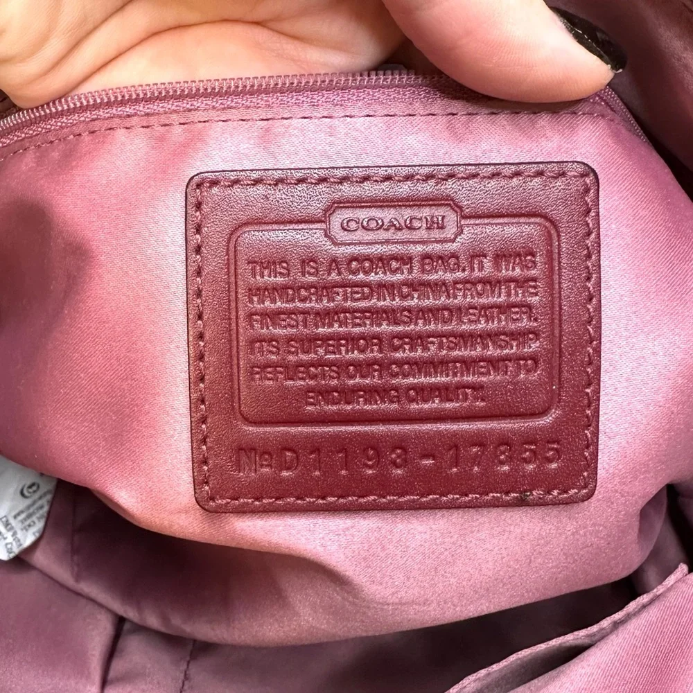 ✅ Sold ✅ Y2K Coach Chelsea Jayden Burgundy Patent Leather Tote Handbag Satchel - Picture 13 of 16